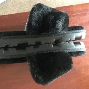 UGG COZETTE BLACK SLIPPERS SIZE 9